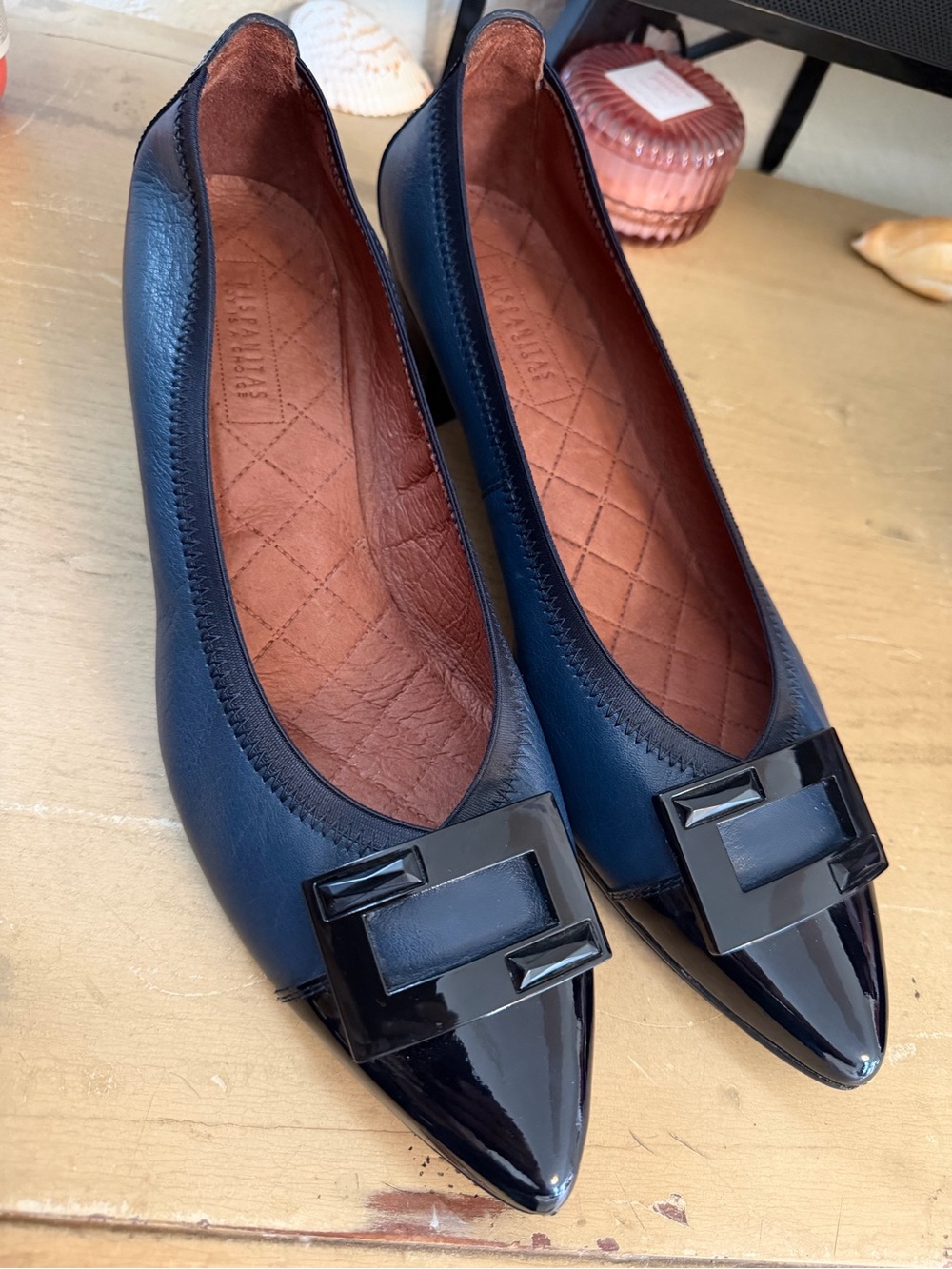 Navy Pointed-Toe Ballet Flats with Patent Trim size 42 fits 10 nwot